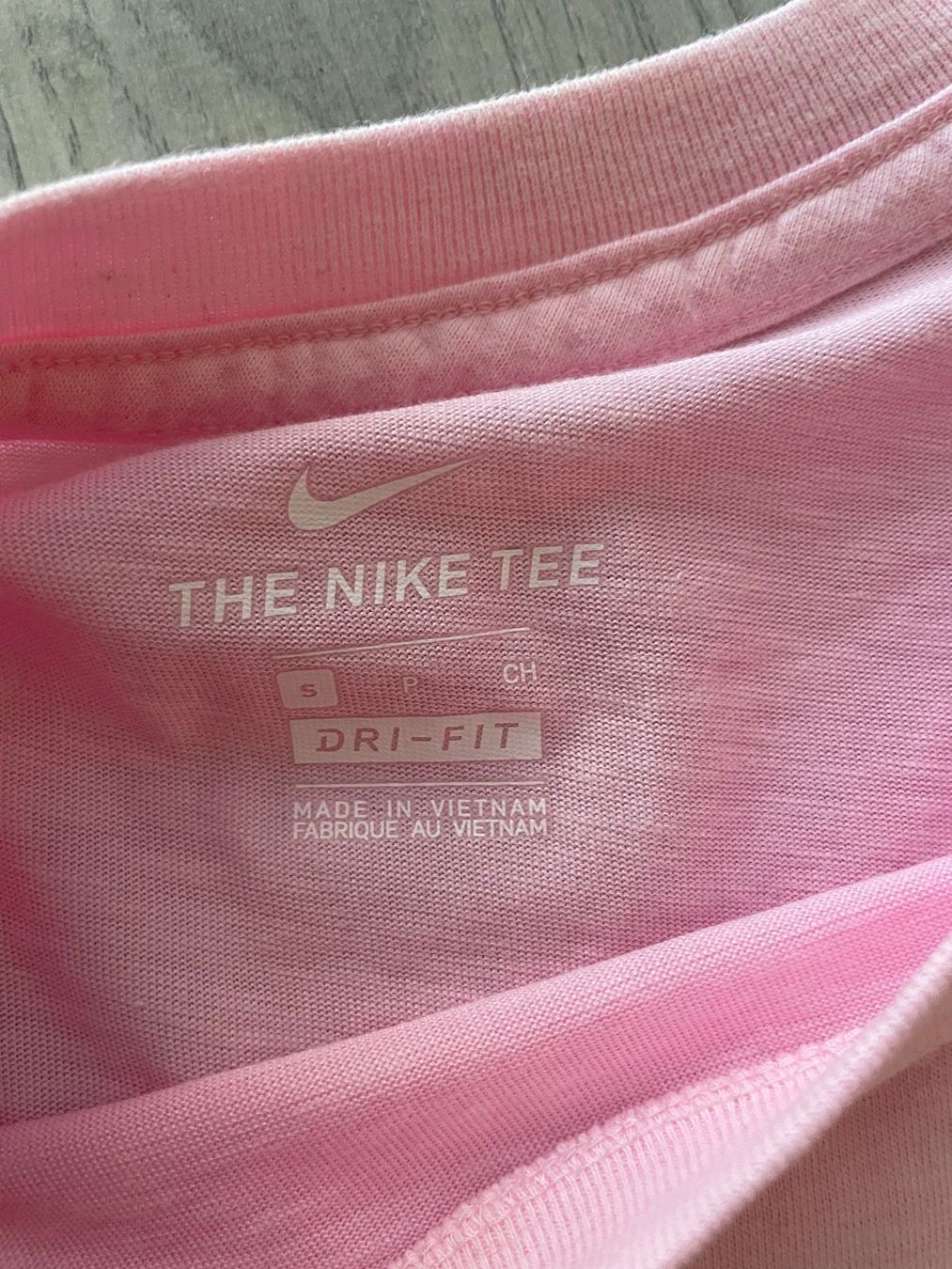 Nike Blusen, T-Shirts & Tops: Sport T-Shirt – Neu (gemäss Beschreibung) aus Hüniken von fio_qb8b 1