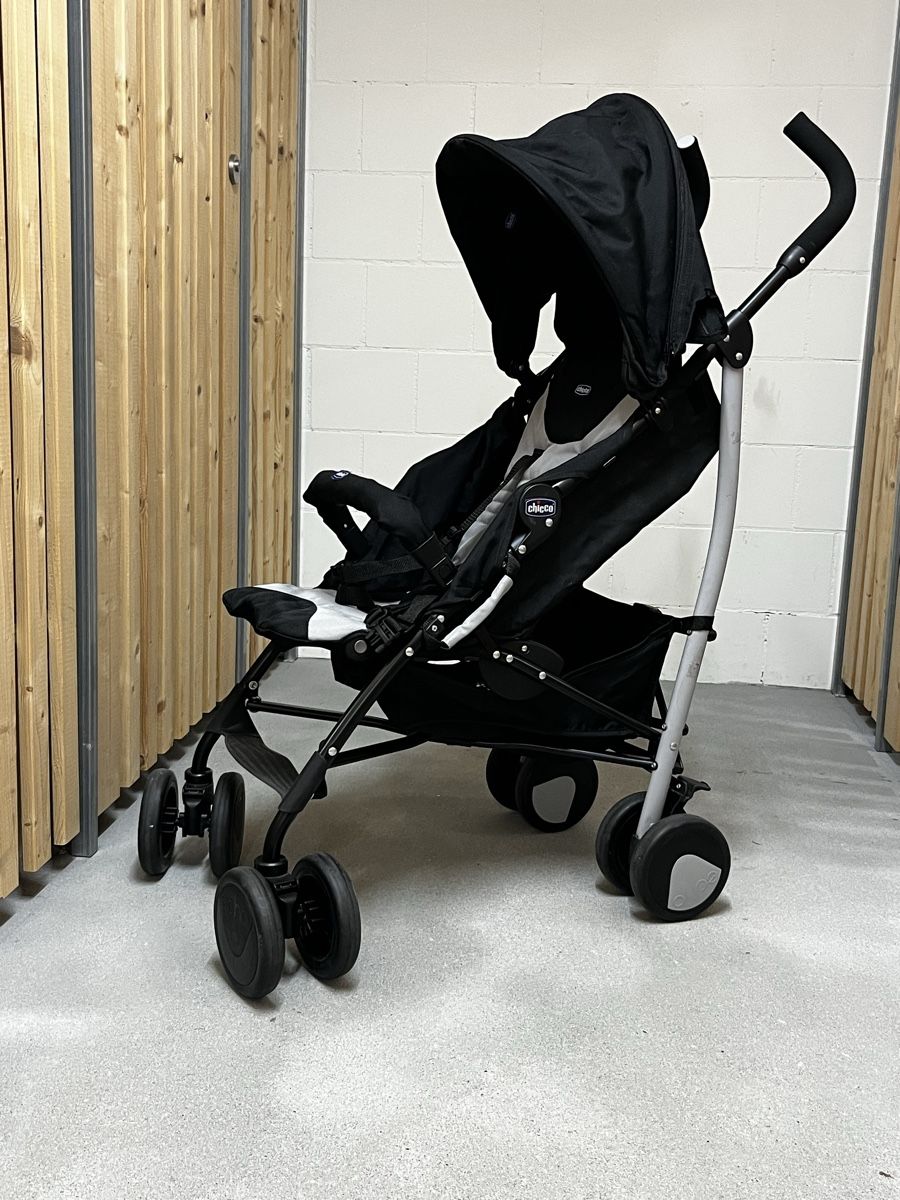 Chicco Carrozzine: Chicco Kinderwagen schwarz gut erhalten – Usato da Rotkreuz venduto da MartinLF 2