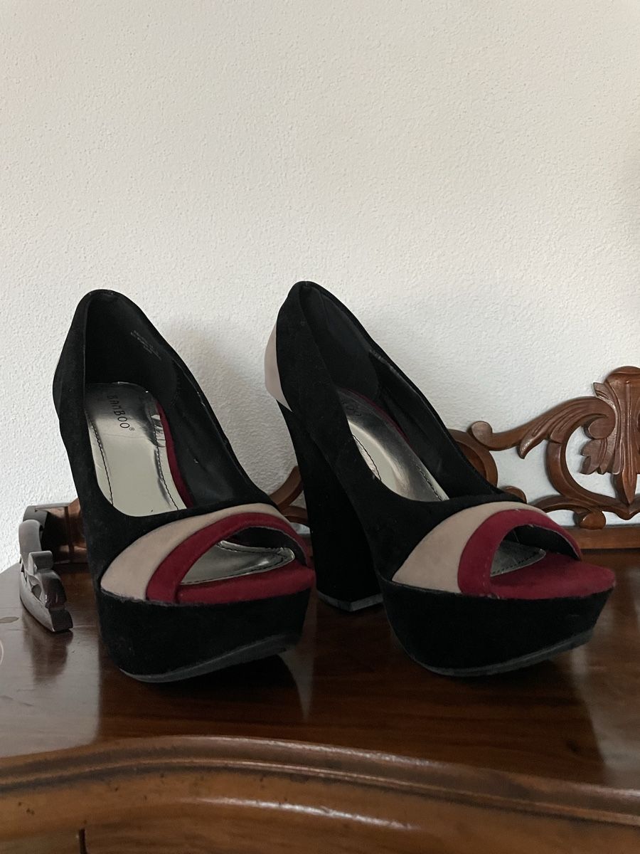 Scarpe da donna: Schwarze Damen Plateau Pumps Gr. 40 – Nuovo (secondo la descrizione) da Emmenbrücke venduto da Ladyboutique 2