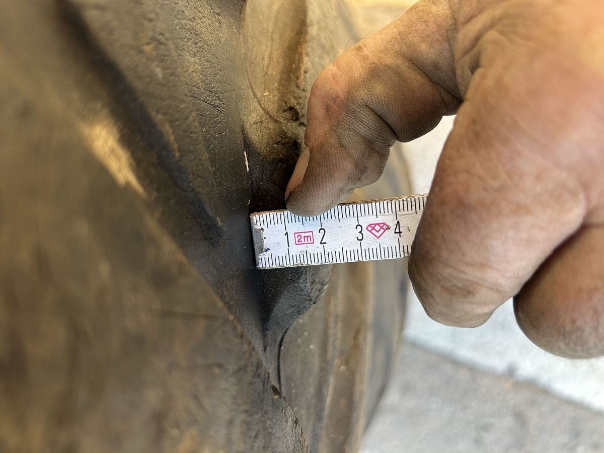 Pneumatici & Ruote complete: Traktor Pneu 520 / 60 / R28 – Usato da Gommiswald venduto da kl98 1