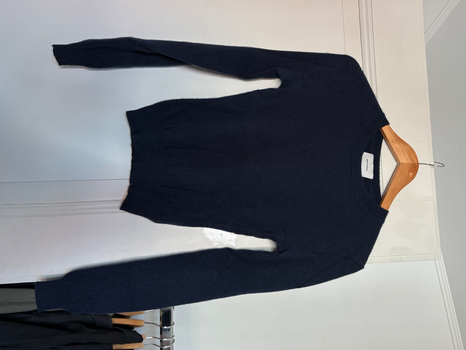 Reformation Pullover & Sweatshirts: Pullover von Reformation – Gebraucht aus Wallisellen von lin_v 1