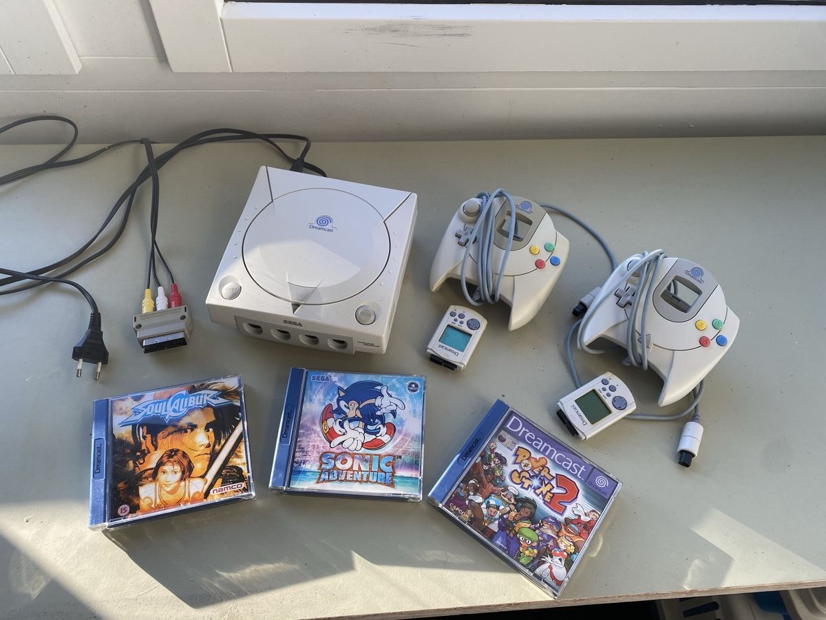 Sega Consoles: Sega Dreamcast Bundle – D'occasion à Zürich par LilySchlatter