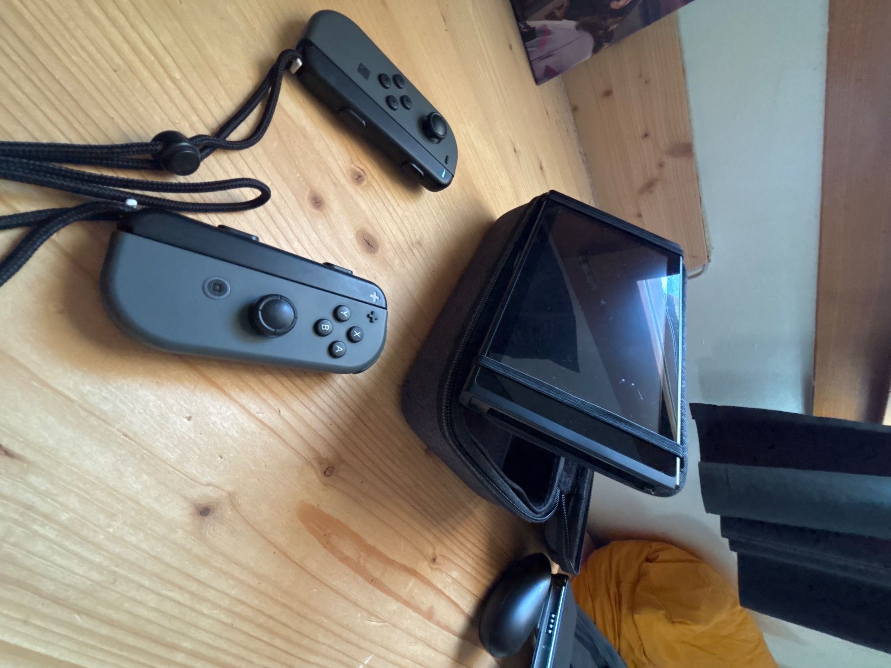 Nintendo Konsolen: Nintendo Switch 1 – Gebraucht aus Ins von man_5rjt 5