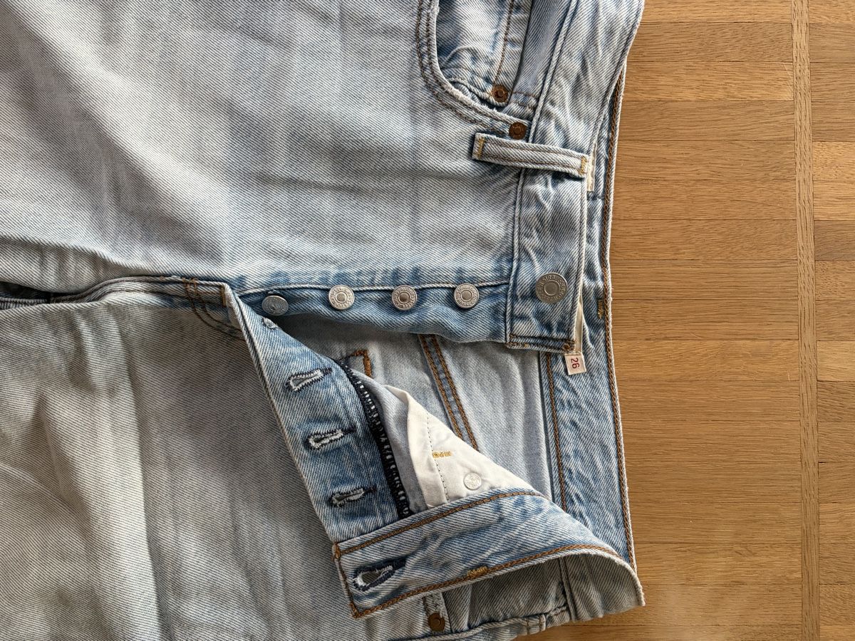 Levi's Jeans: Levi‘s Premium Ribcage  – D'occasion à Zürich par bib_ds9n 4
