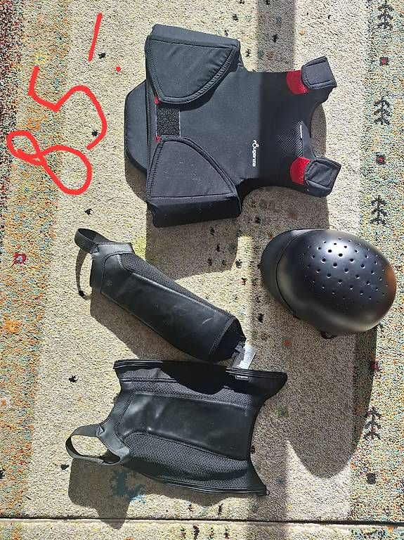 Protezioni & Imbottiture: Set de matériel d'equitation – Usato da Blonay venduto da Veve14