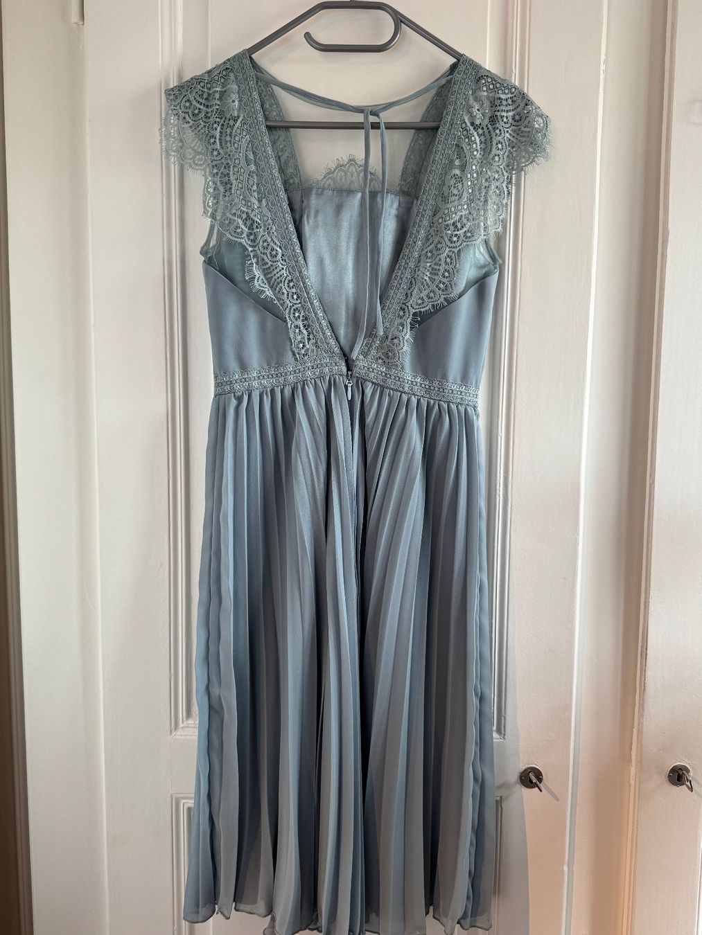 Vestiti: Kleid hellblau Spitze plissiert – Nuovo (secondo la descrizione) da Nidau venduto da biasutti 1
