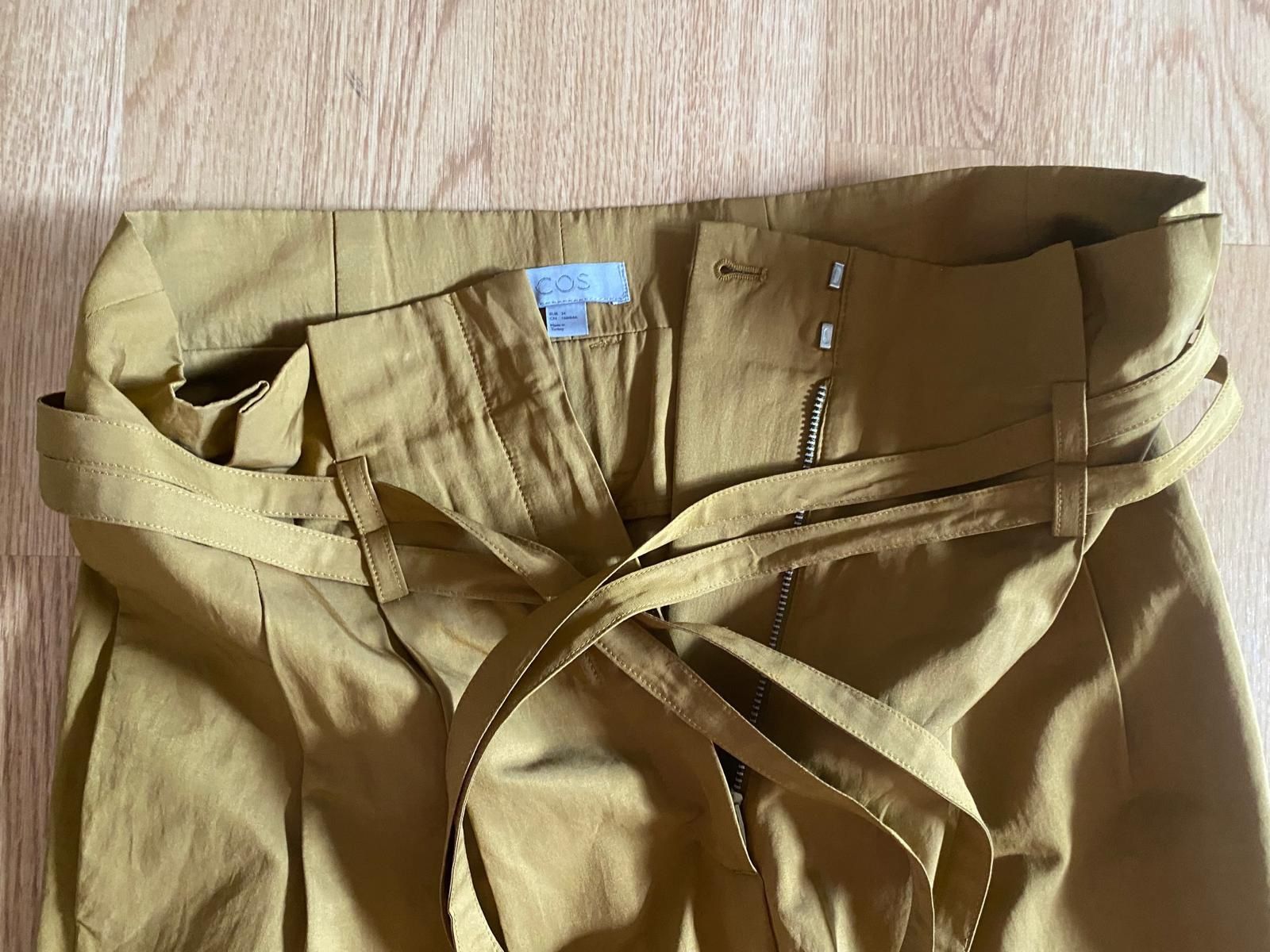 Cos Pantaloni: Hose von COS – Usato da Neuhausen venduto da Lechasseur 8