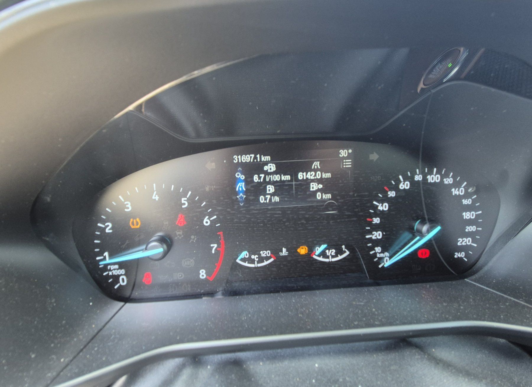 Ford Autos: FORD FOCUS 1.0 SCTi – D'occasion à Yverdon-les-Bains par MotoMark 9