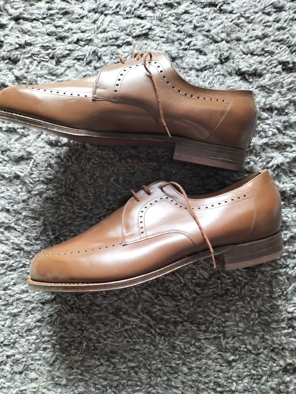 Herrenschuhe: traumhafte Vintage-Schuhe, Herren – Gebraucht aus Pieterlen von Plasticbox 1