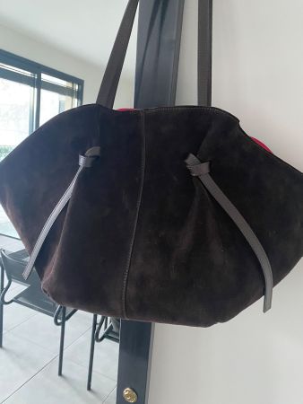 Shopping Bag Neu in Wildleder Marrone  mit rotem Innenfutter