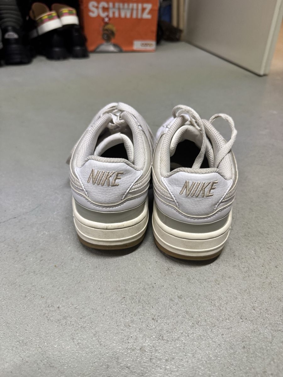 Scarpe da donna: Nike Turnschuhe weiss  – Usato da Roggwil BE venduto da joana.a16 1