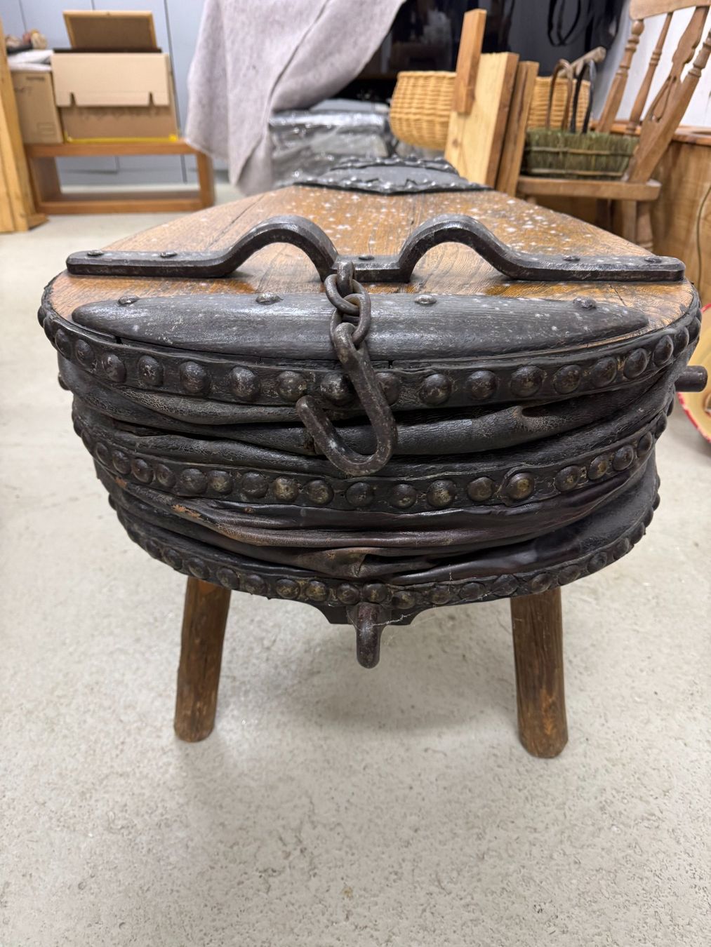 Tavoli: Table Soufflet de Forge sur Pied – Usato da Oeschseite venduto da -Luxury-On-Line- 2