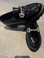 Schwarze Lack Loafers