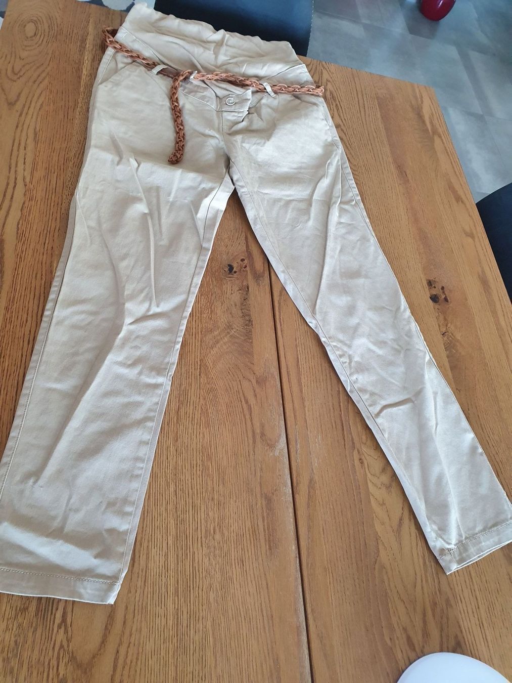Lotti di vestiti: lots de pantalon de grossesse – Usato da Cheseaux sur Lausanne venduto da pan_skd5 6
