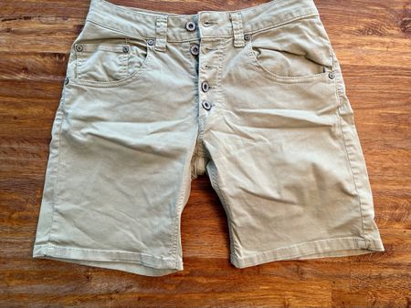 schöne Please Shorts Gr. S