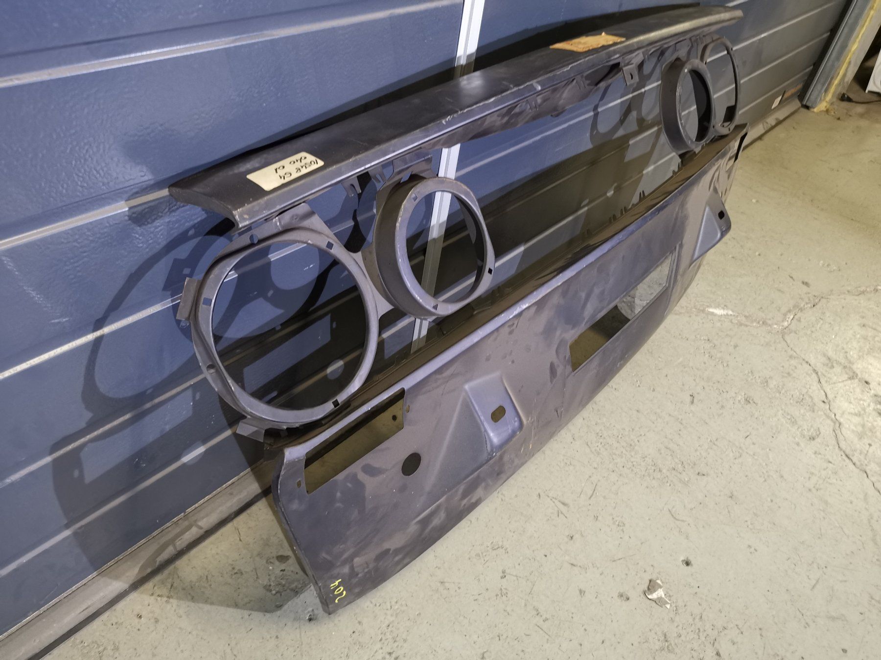 Alfa Romeo Tutti pezzi di ricambio auto: Alfa 1750 + 2000 Berlina Frontblech – Usato da Thalwil venduto da Joker690 1