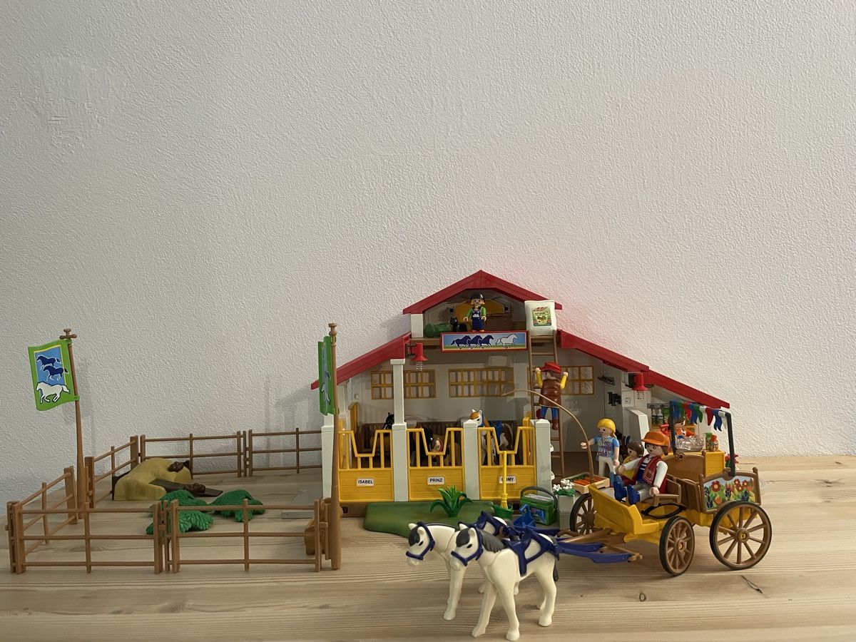 Playmobil Giocattoli: Playmobil Reiterhof – Usato da Chur venduto da Tsambiko 2