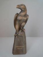 Adler aus Holz geschnitzt