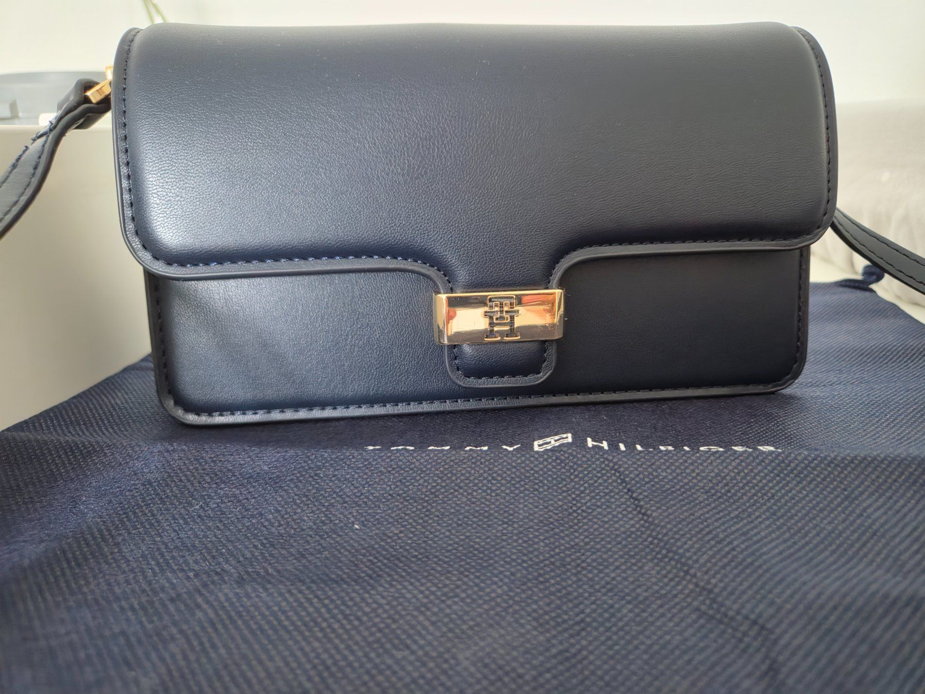 Tommy Hilfiger Borse da donna: Tommy Hilfiger  HERITAGE MINI CROSSOVER - Umhängetasche – Usato da Reinach AG venduto da mali.kes