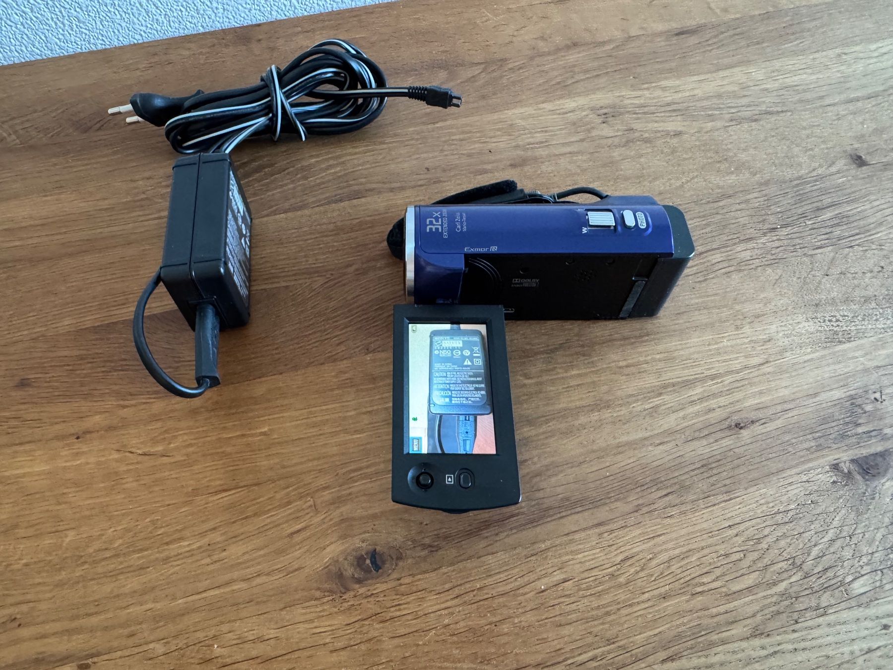Sony Videocamere: SONY Camcorder HDR CX-220 – Nuovo (secondo la descrizione) da frauenfeld venduto da pipi018 3