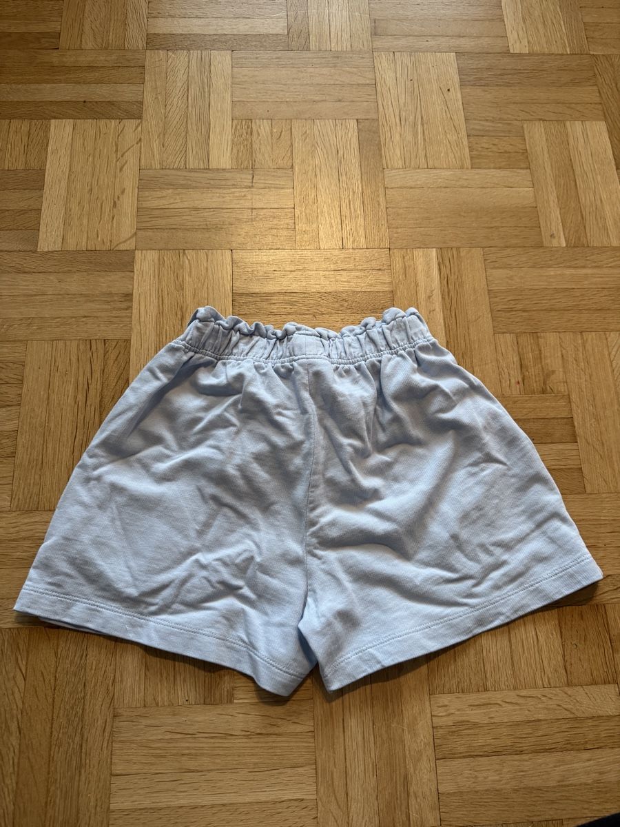 Zara Pantaloni: Zara Shorts, Grösse 122 – Usato da Kleinandelfingen venduto da les_gb7w 1
