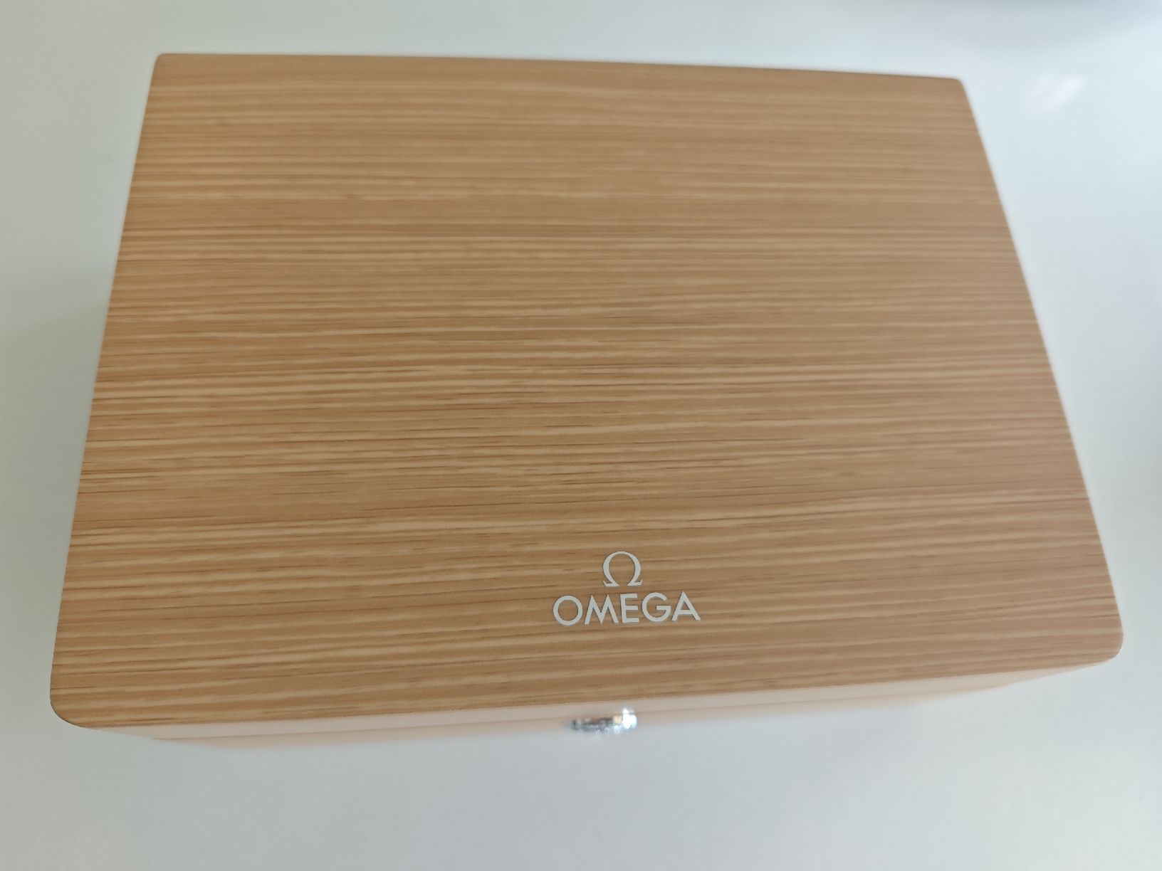 Omega Scatole porta orologi: Omega wooden box – Nuovo (secondo la descrizione) da Meyrin venduto da Muchacho7 2