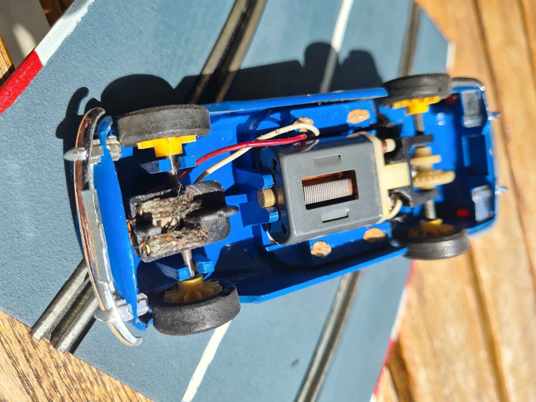 Piste: SCALEXTRIC TRIUMPH TR4 – Usato da Basel venduto da Solarbebop 4