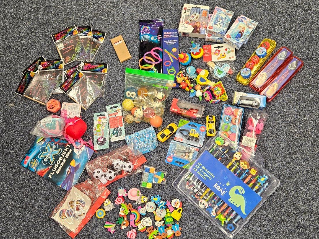 Spielzeuge: Set für Kindergeburtstage oder Adventskalender – Neu und originalverpackt aus Balgach von silvia2030