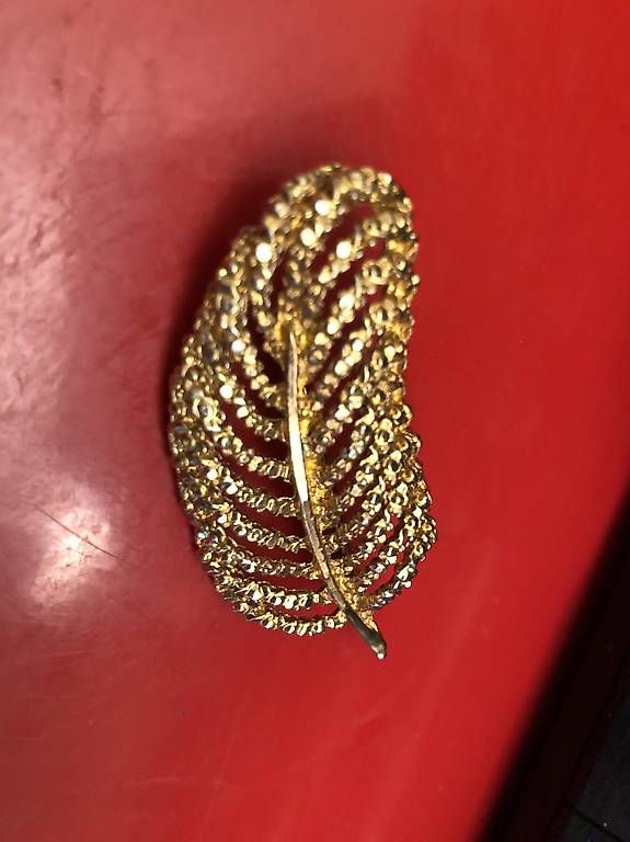 Spille & Fermagli: Golden Brosche (Blatt) 5.5x2.5 cm – Usato da Villnachern venduto da focusride 2