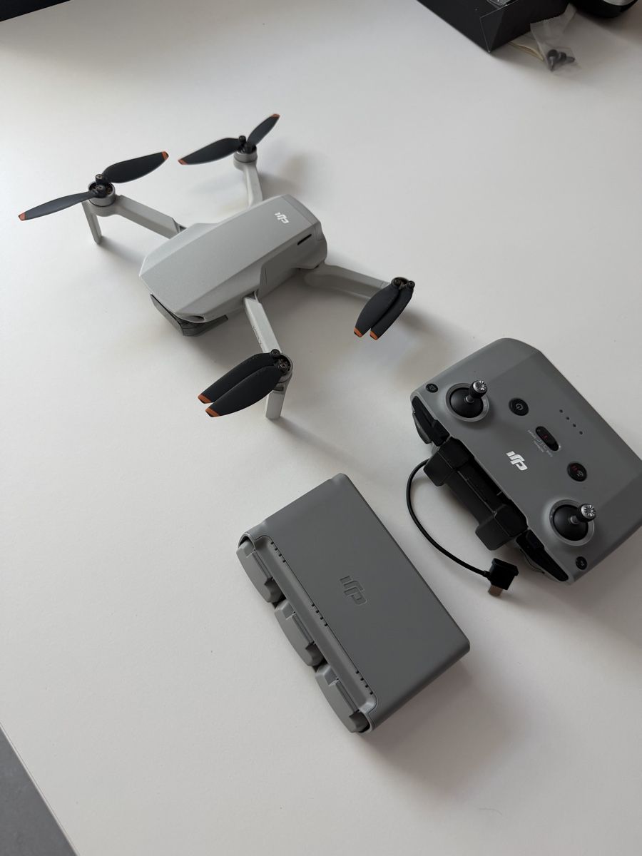 DJI RC Modellbau: Drone DJI Mini 2 Fly More Combo + accessoires  – Neu (gemäss Beschreibung) aus Cornol von zep-3