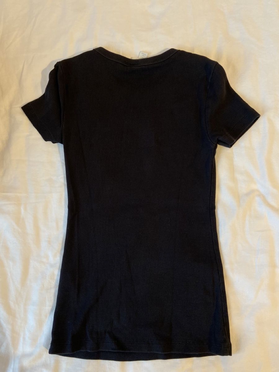 H&M T-Shirts: T-shirt basique noir h&m – Gebraucht aus Chêne-Bougeries von sor_9rzp 2