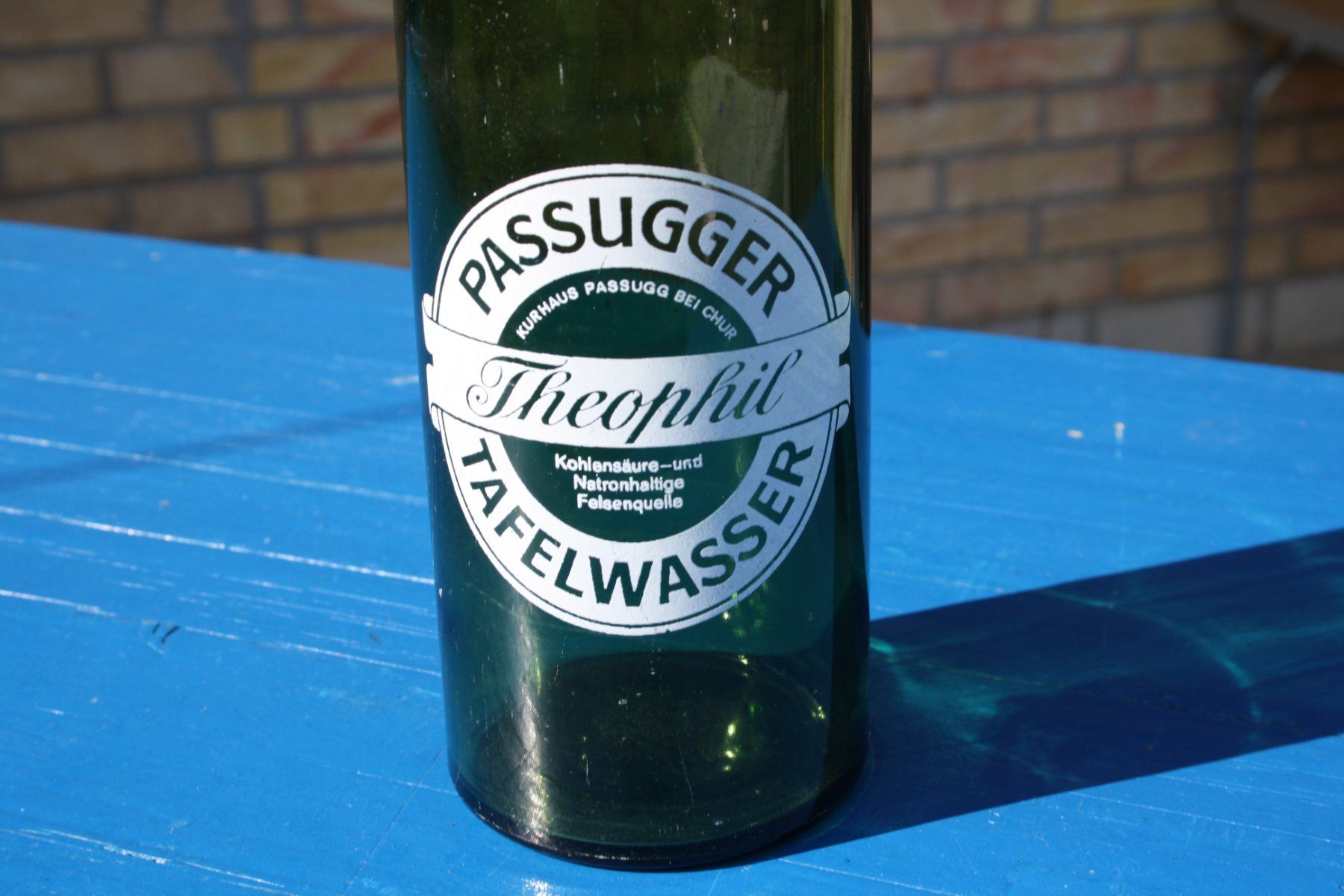 Gläser, Krüge & Flaschen: PASSUGGER BÜGELFLASCHE – Gebraucht aus Wauwil von Pneuedy