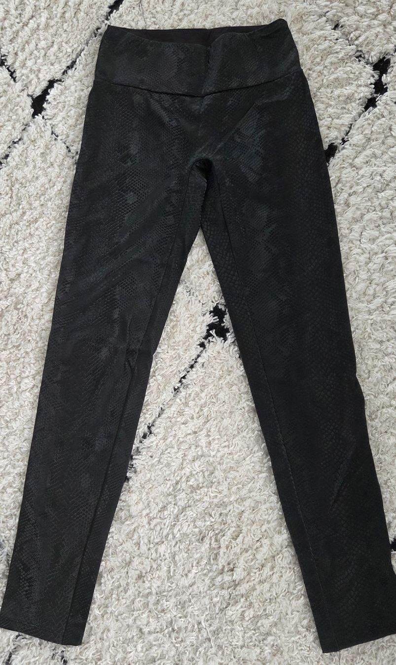 Calzedonia Leggings: Damen-Leggings mit Schlangenmuster – Gebraucht aus Belp von mar_wyp6