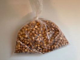 500 Gramm herausgeschnittene Kirschsteine für Bastler