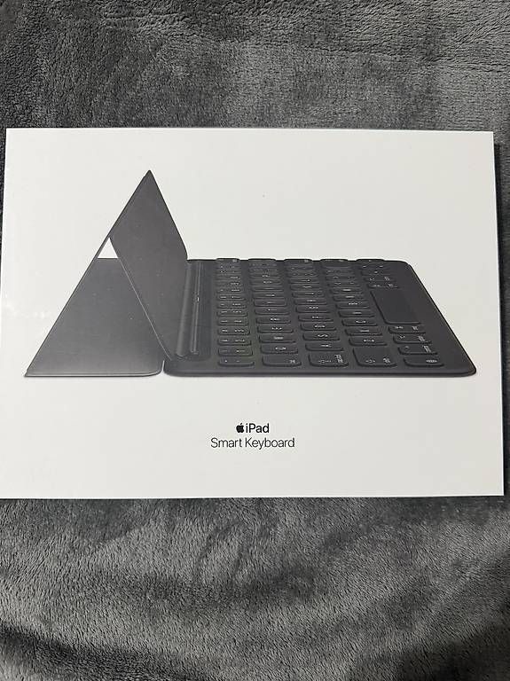 Apple Tastiere: iPad Smart Keyboard – Usato da Aigle venduto da Saracristiana