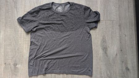 T-shirt quechua decathlon pour rando taille L grise
