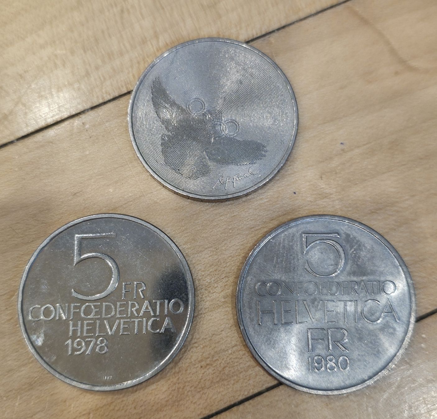 Tutti le monete: 3 Gedenk Münzen 5Fr – Usato da Henggart venduto da Nikonpower 1