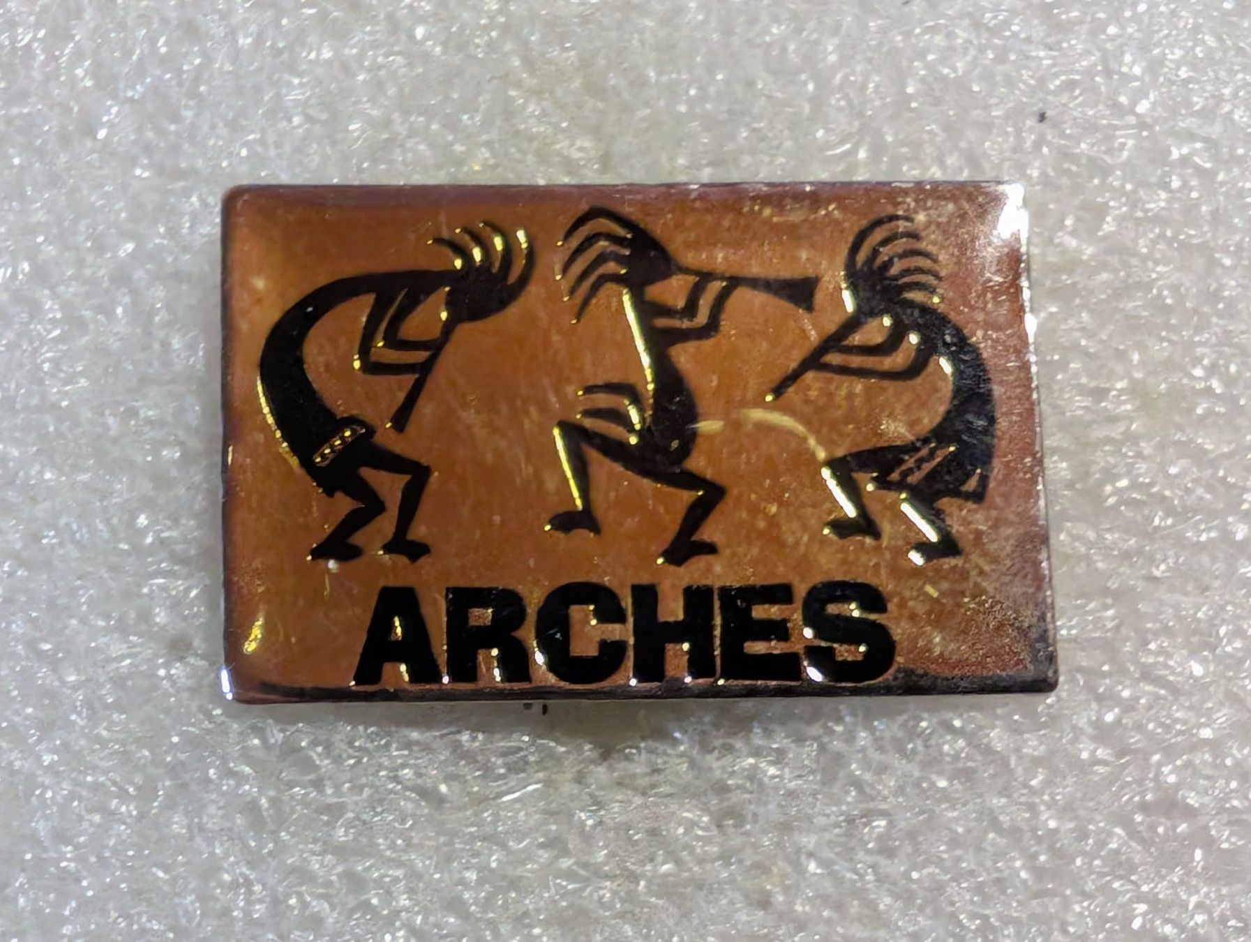 Placchette & Badge: Ansteckpin 69: Arches – Usato da Oppligen venduto da Pin-Fall-Shop