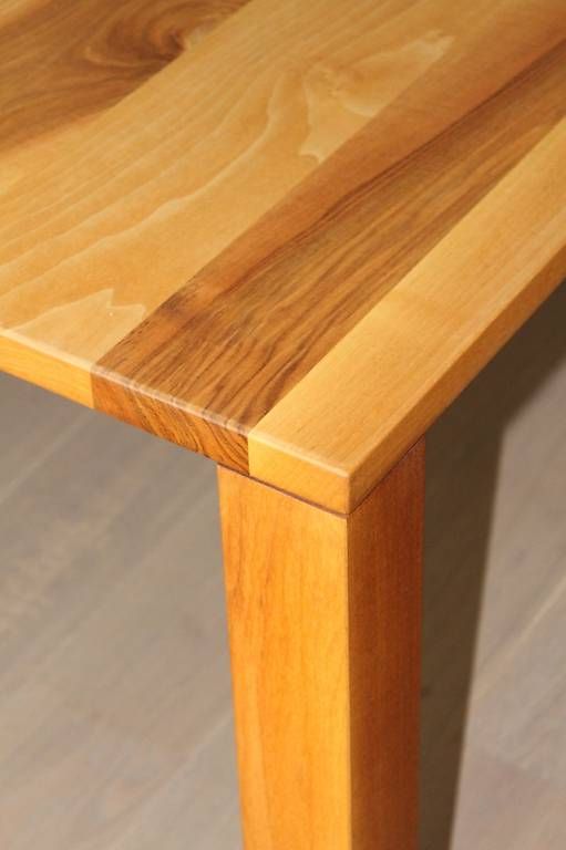 Tische: Eleganter Holztisch, Nussbaum, massiv, 2 Meter lang – Gebraucht aus Oftringen von Thomas.weber 1