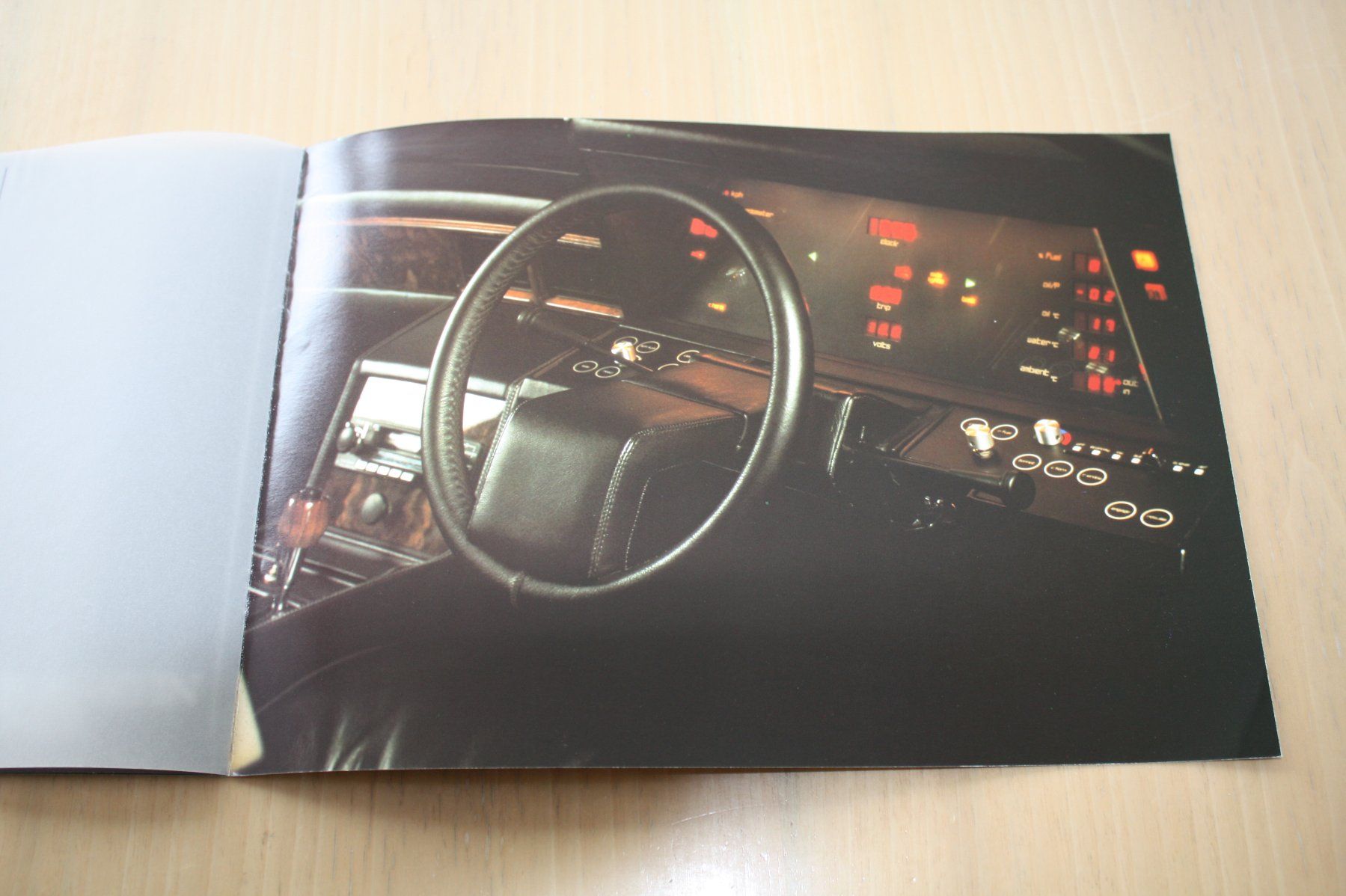 Aston Martin Documenti: Aston Martin Lagonda Prospekt 1982 – Usato da Wikon venduto da erwin400 6
