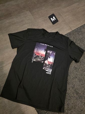 T-Shirt schwarz mit Aufdruck Grösse M gebrauchter Zustand