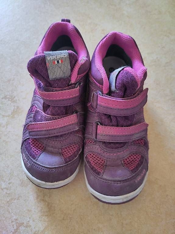 Scarpe per ragazze: Schuhe Viking Grösse 29 – Usato da Igis venduto da Ricema