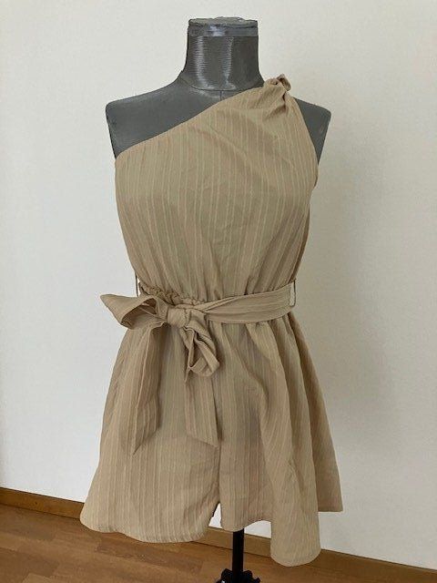 Shein Tute: Combinaison d'été beige à rayures - Taille unique! – Usato da Marin-Epagnier venduto da rchouchouu