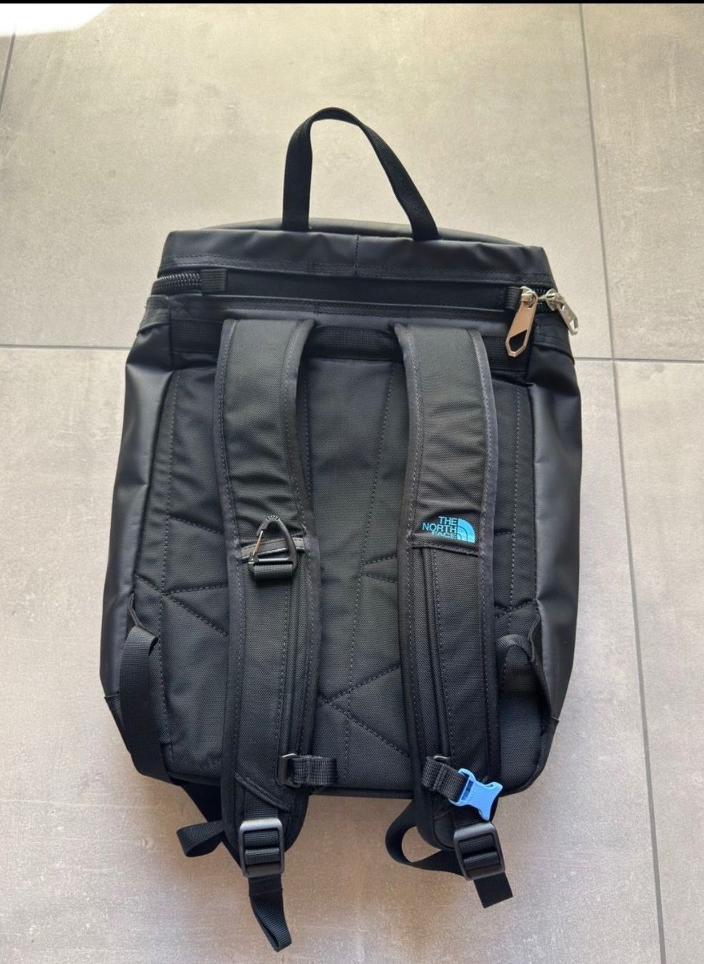 North Face Sacs à dos: North Face Rucksack BASE CAMP mini – D'occasion à Solothurn par idcses 1