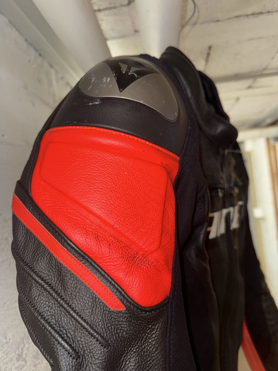Dainese Vestes: Dainese Leder Motorradjacke Gr.48 – D'occasion à pratteln par Bogi94 4
