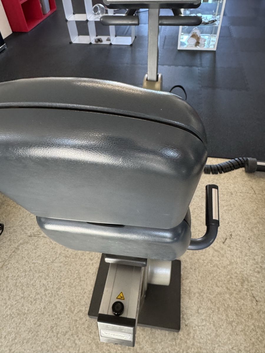 Technogym Vélos d'appartement: Technogym Liegeergometer ab 1 Fr!! – D'occasion à Hirschthal par TIP66 1