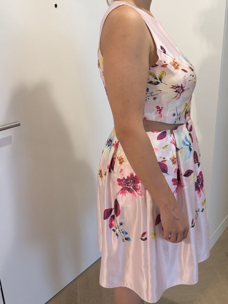 Vestiti: Kleid rosa Blumenmuster Grösse 46 Vera Montneu – Usato da Ebikon venduto da Mcdr01 2