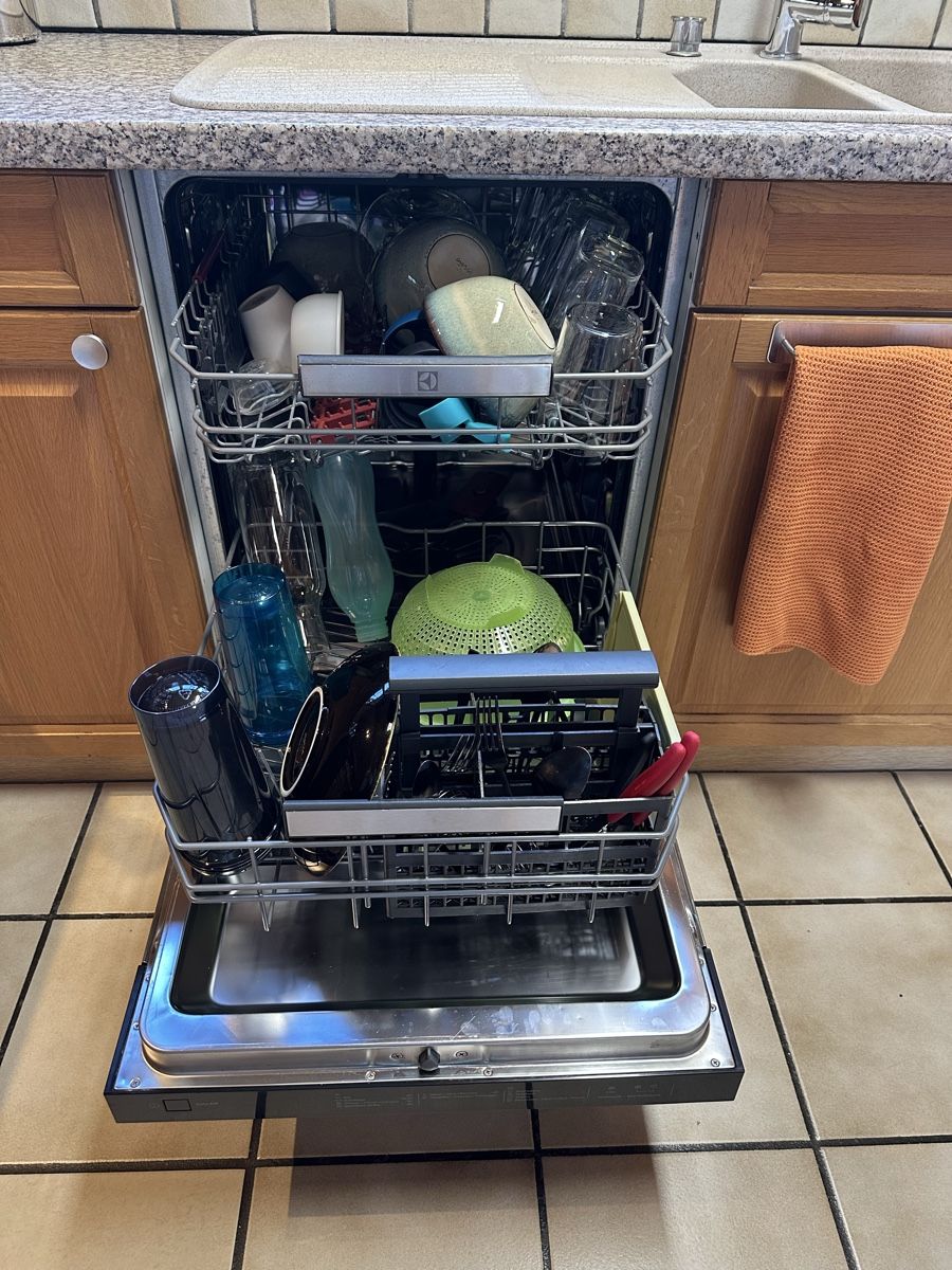 Cucine complete: Gebrauchte Küche mit Geräten, Guter Zustand – Usato da Schafisheim venduto da Minulein 5