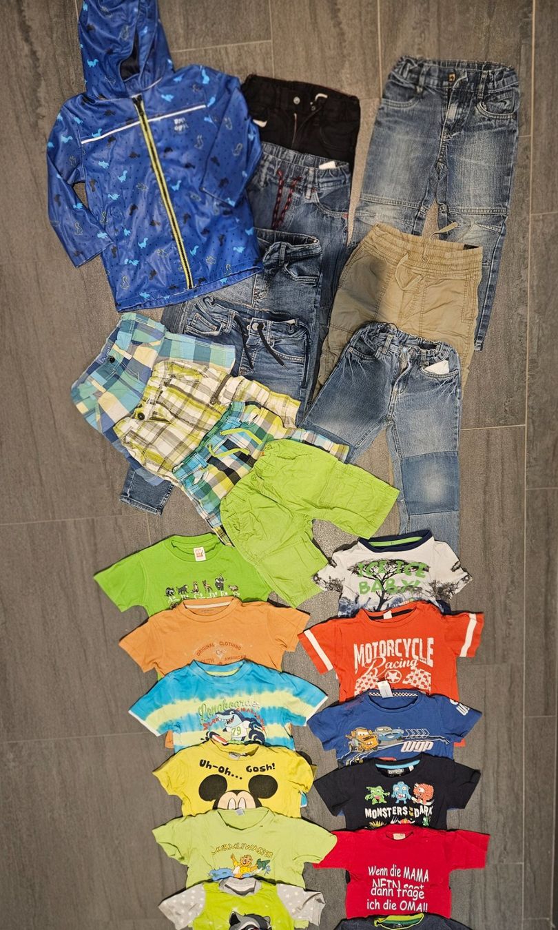Kleiderpakete & -sets: Kinderkleidung Konvolut Grösse 104/110 – Gebraucht aus Rotkreuz von Kaffitanteli 2