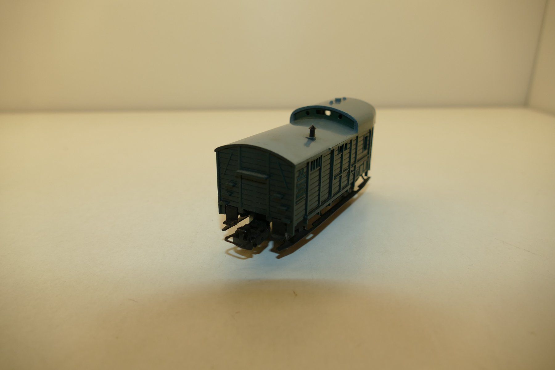 Märklin Modellini di ferrovie: Märklin/Primex H0: DB Güterzugpackwagen – Usato da Niederhasli venduto da rail-duerst 3